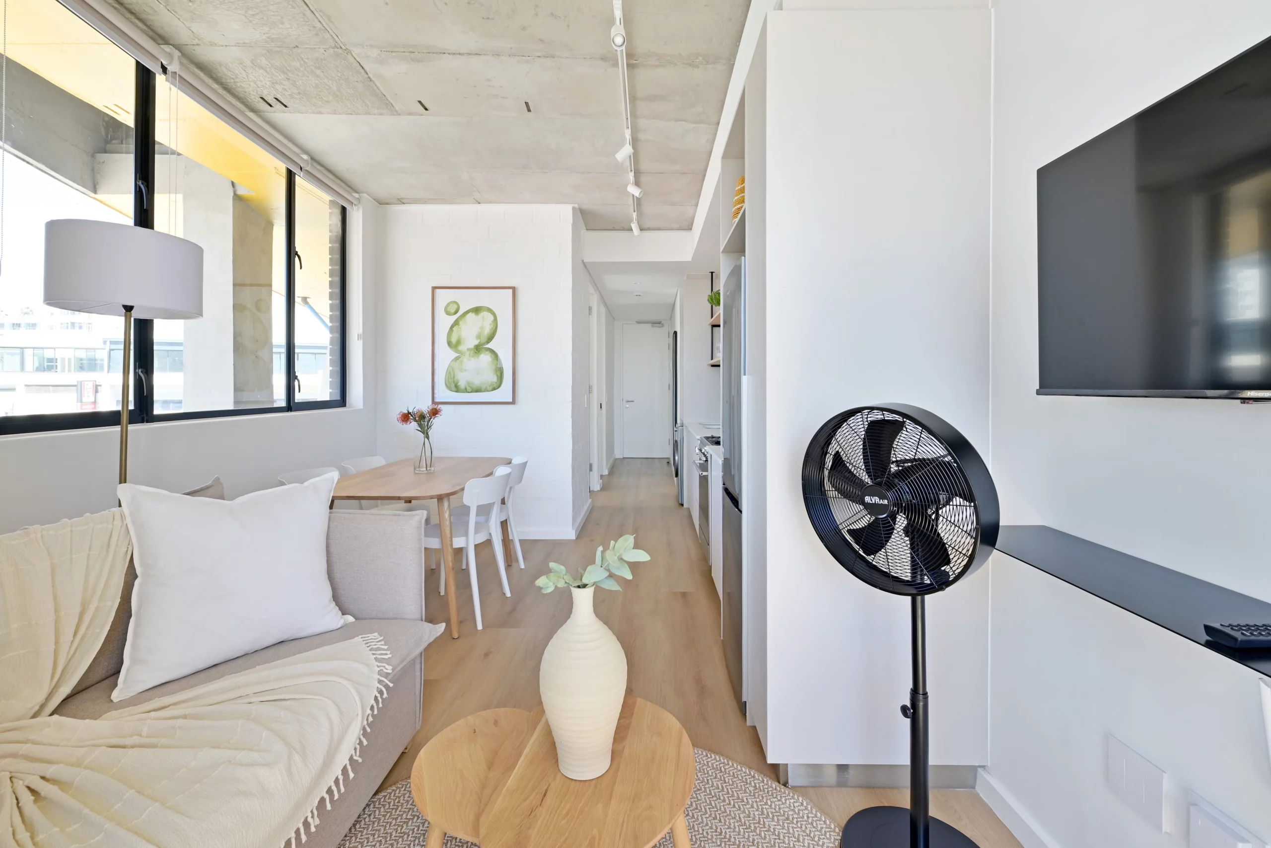 EIGHTY2 ON M Compact One Bedroom Apartments