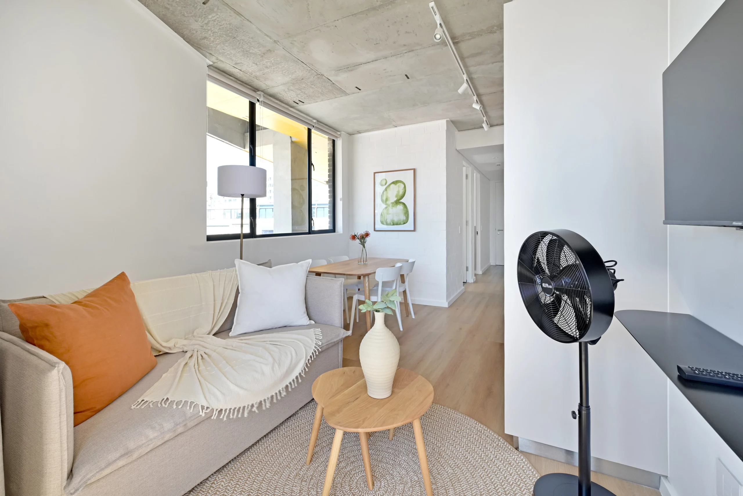EIGHTY2 ON M Compact One Bedroom Apartments