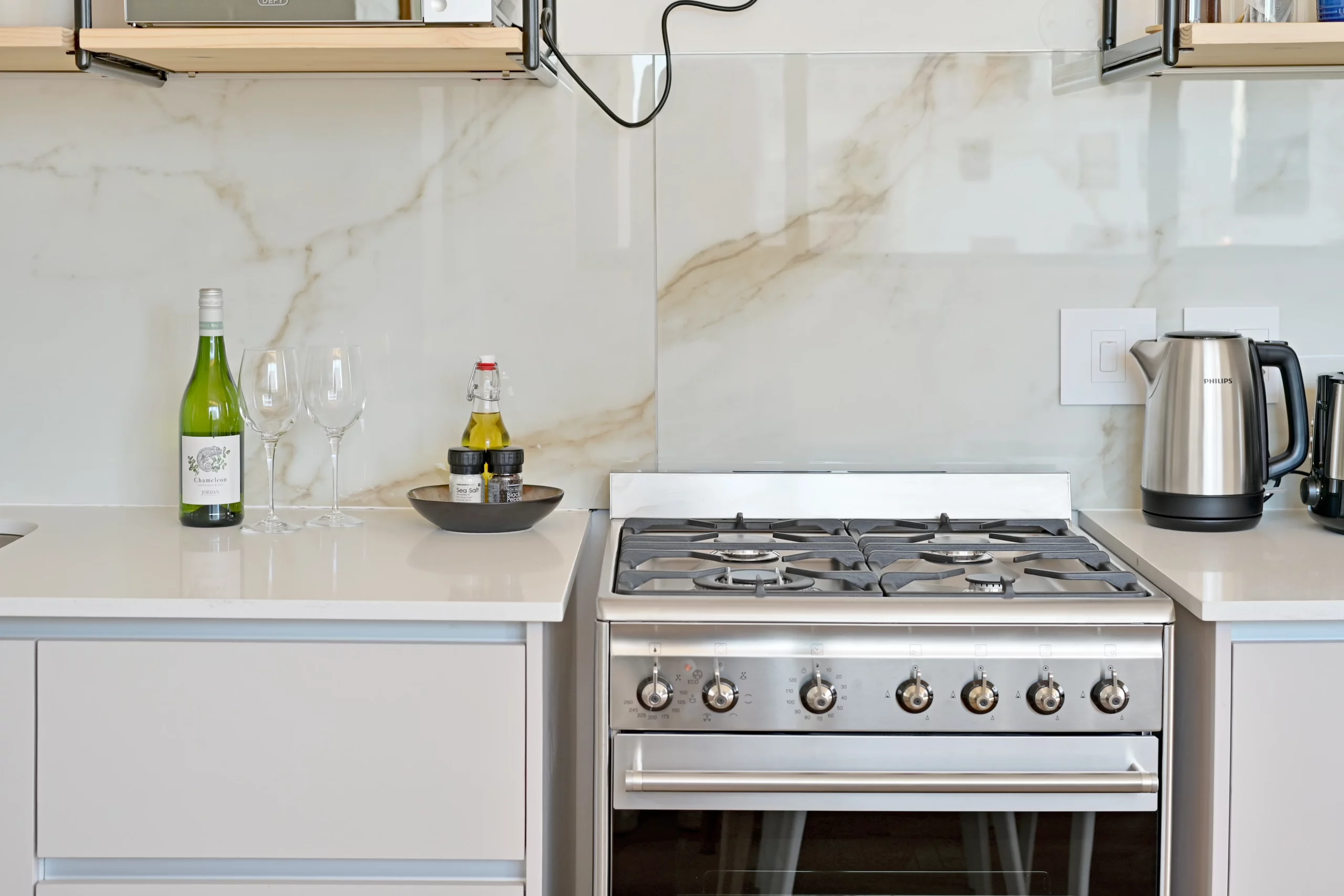 EIGHTY2 ON M Compact One Bedroom Apartments
