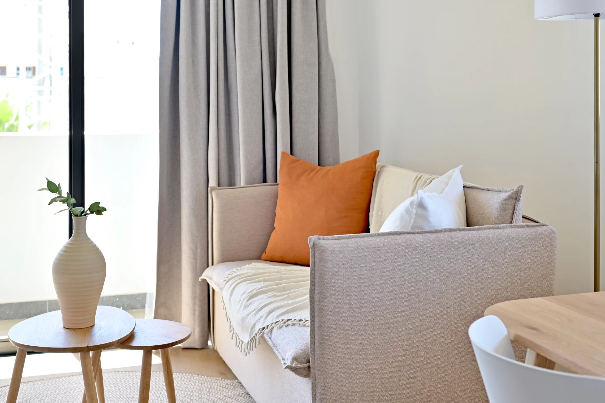 EIGHTY2 ON M Compact One Bedroom Apartments