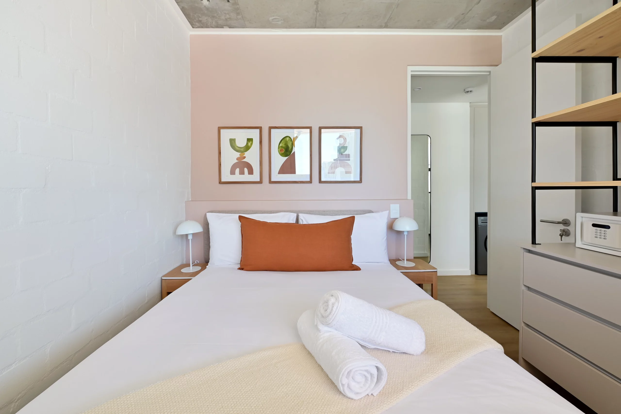 EIGHTY2 ON M Compact One Bedroom Apartments
