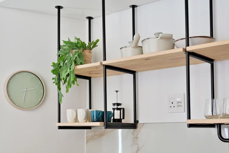 EIGHTY2 ON M Mini Apartments