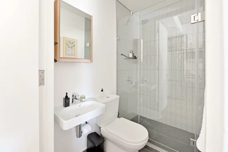 EIGHTY2 ON M Mini Apartments