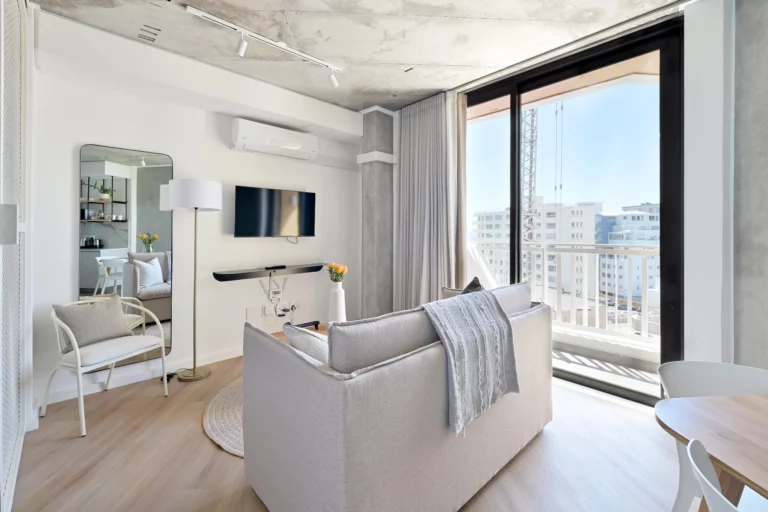 EIGHTY2 ON M One Bedroom Apartments