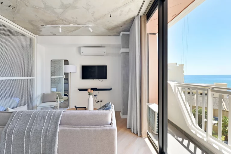 EIGHTY2 ON M One Bedroom Apartments