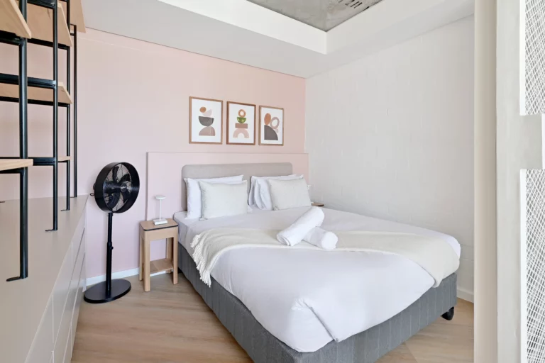 EIGHTY2 ON M One Bedroom Apartments