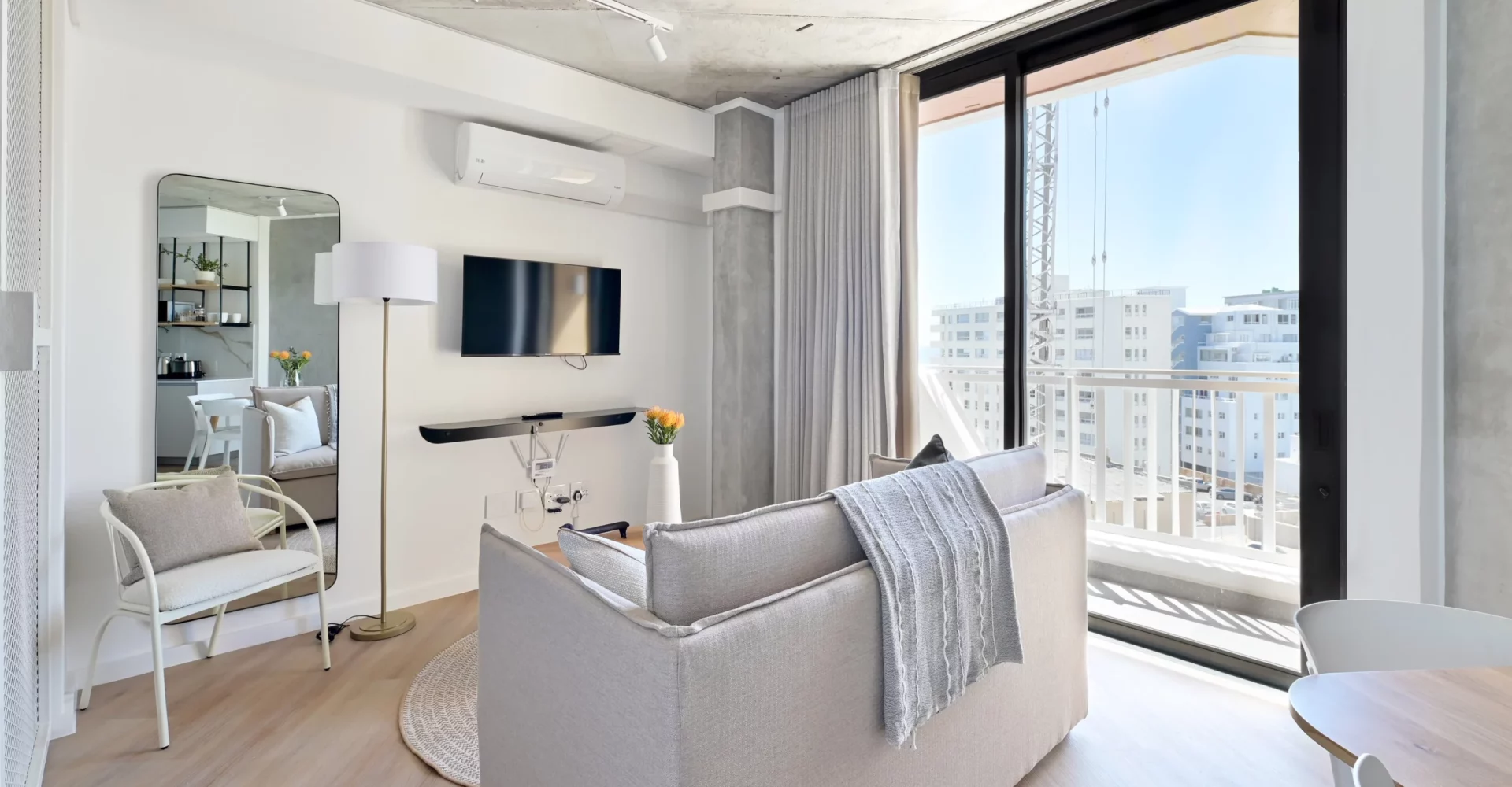 EIGHTY2 ON M One Bedroom Apartments