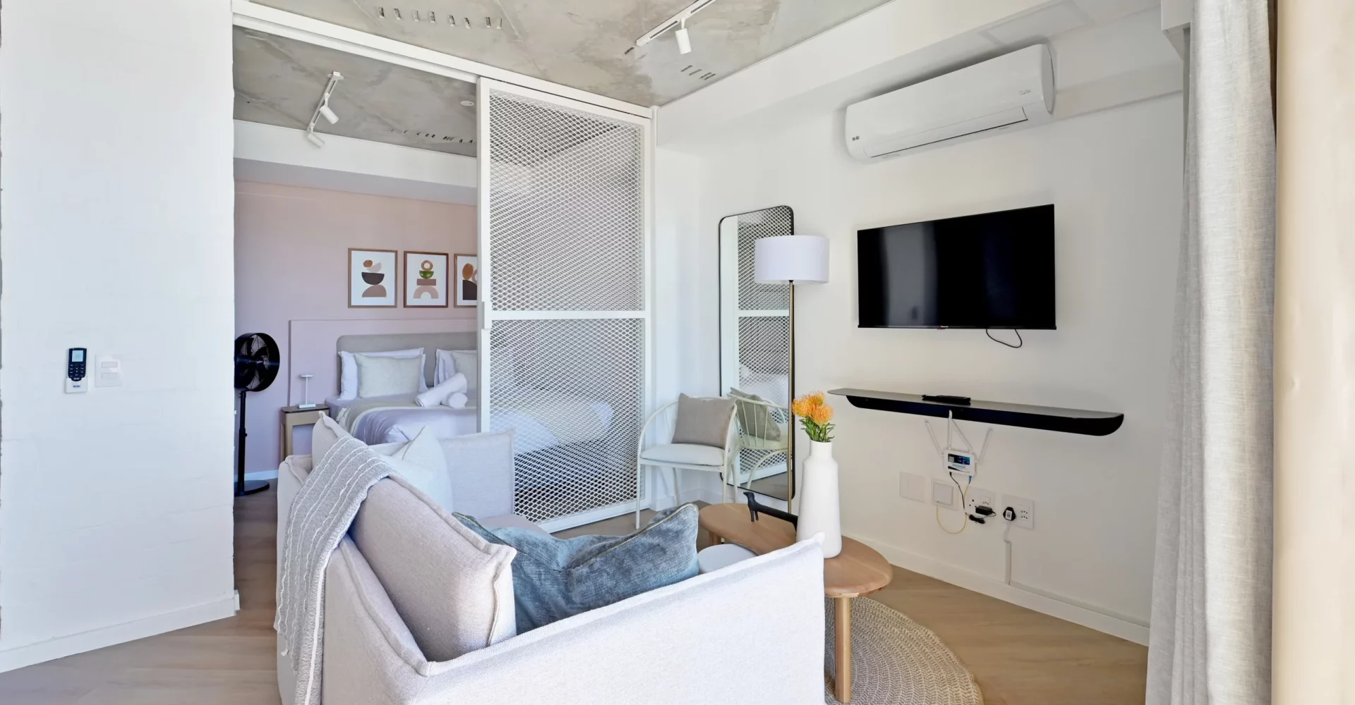 EIGHTY2 ON M One Bedroom Apartments