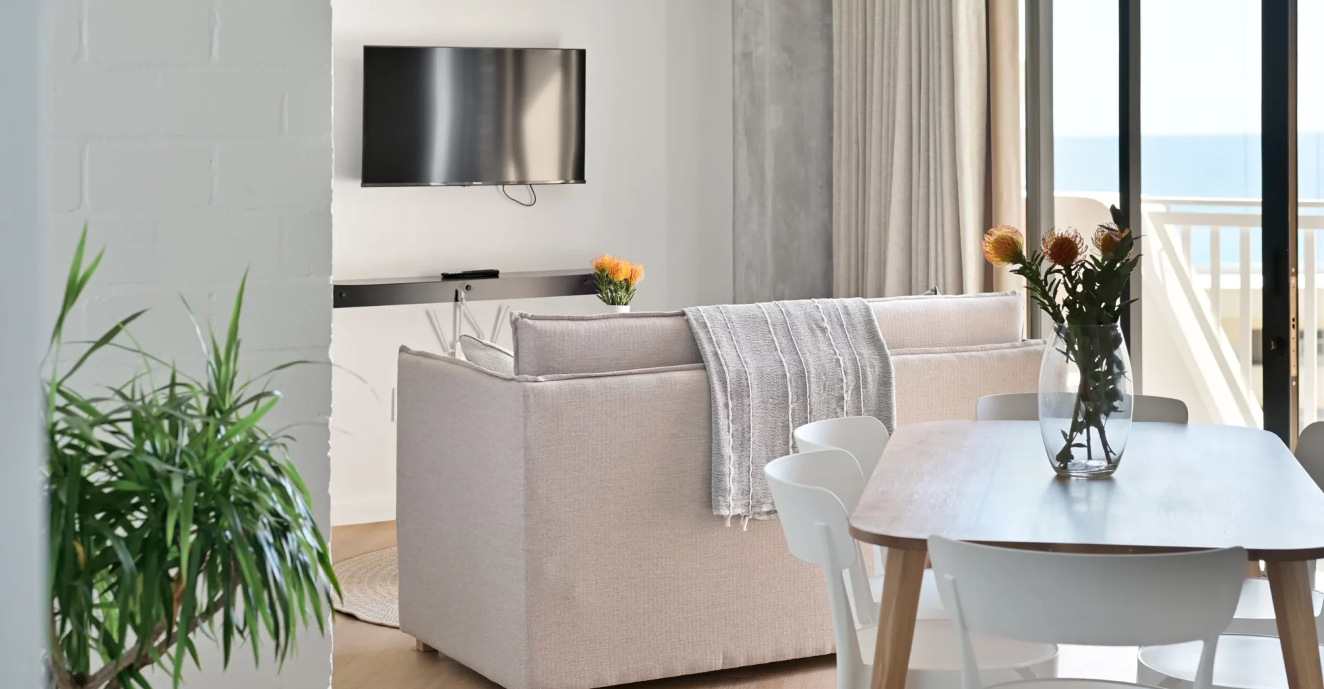 EIGHTY2 ON M One Bedroom Apartments