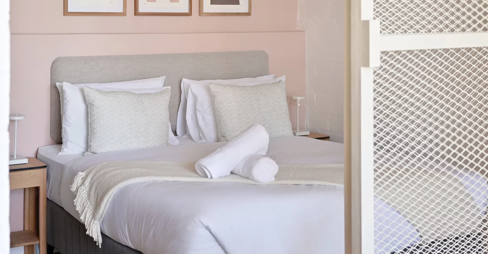 EIGHTY2 ON M One Bedroom Apartments (7)