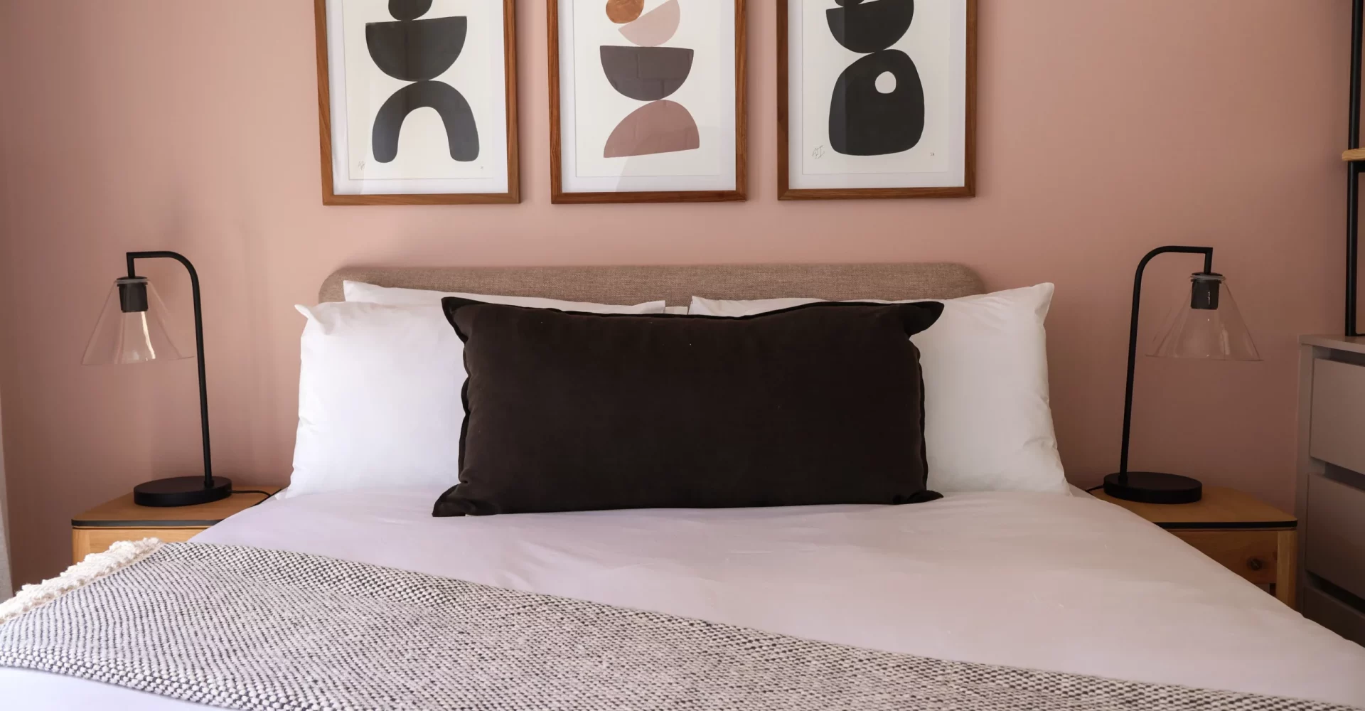 EIGHTY2 ON M Two Bedroom Apartment