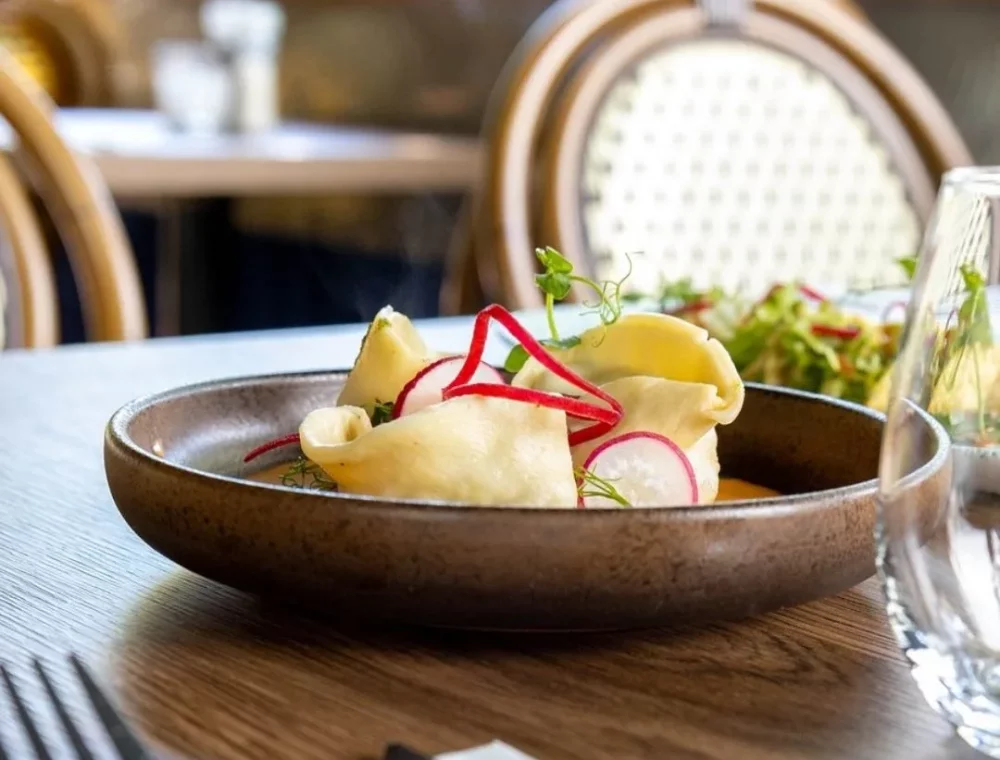 La Boheme Wine Bar and Bistro Experience wine and bistro bliss at La Boheme, a short walk from EIGHTY2 ON M in Sea Point. Enjoy European cuisine and a cozy ambiance.