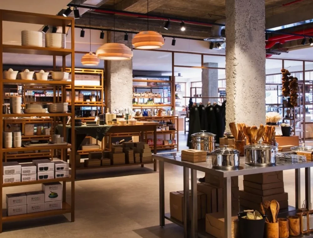 Sans Community Discover local, organic, and sustainable goods at Sans Community, a short walk from EIGHTY2 ON M. Support local farmers and mindful living.