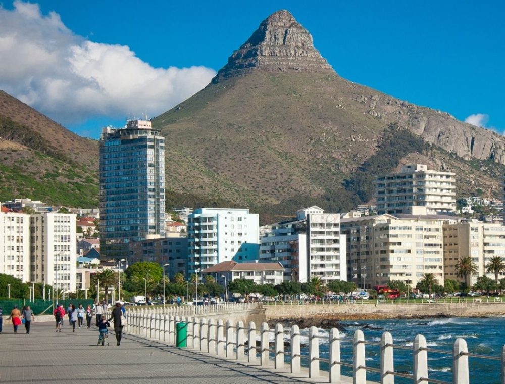 Sea Point Promenade Enjoy ocean views, jogging, cycling, and relaxed strolls right outside EIGHTY2 ON M on the Sea Point Promenade. Fun for all ages!